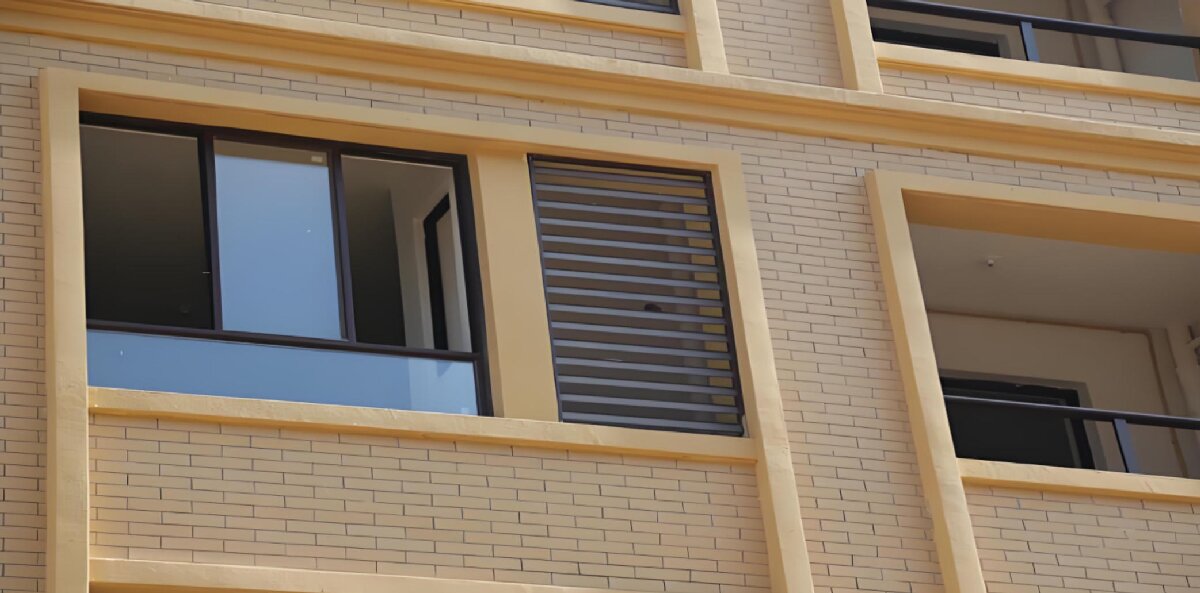 房屋外墻門窗滲水、開裂修繕！(圖1)